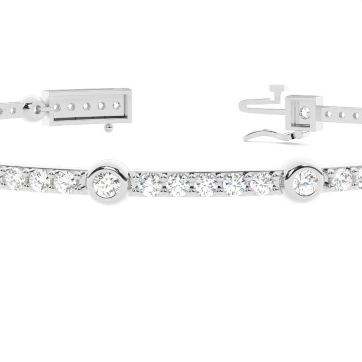 Shine Uniquely Round Cut 3.90 CT Lab Grown Diamond Bracelet