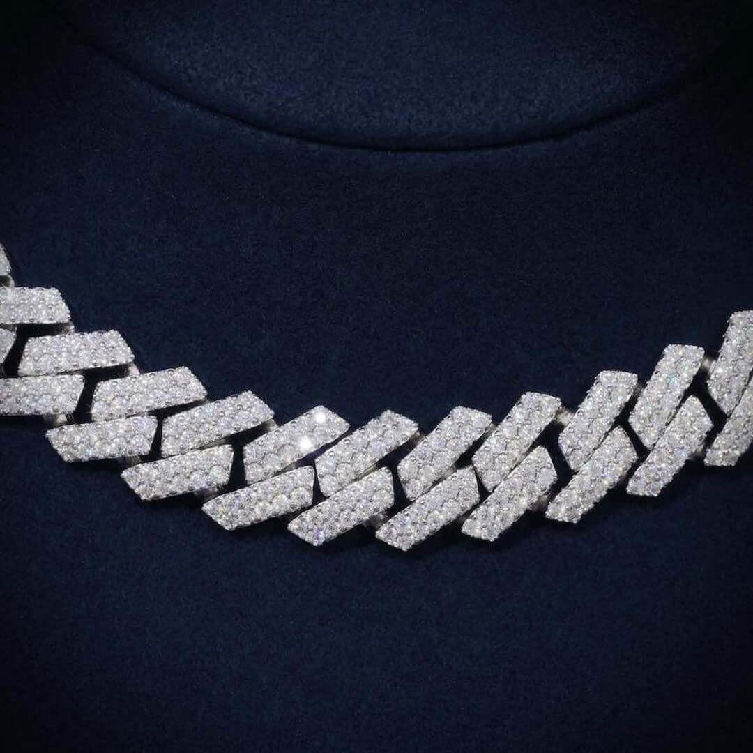 10mm Round Moissanite Cuban Chain in 14K White Gold Detailed Link View