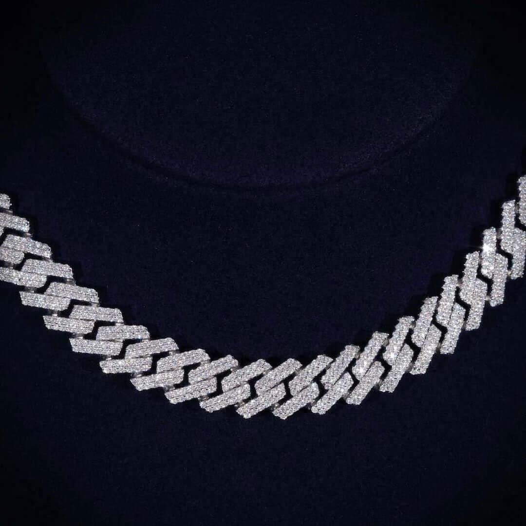 12mm Round Moissanite Cuban Link Chain in 14K Gold Detailed Link View