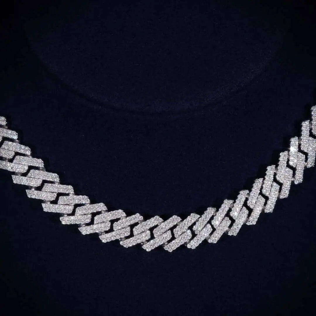 12mm Round Moissanite Cuban Link Chain in 14K Gold Detailed Link View