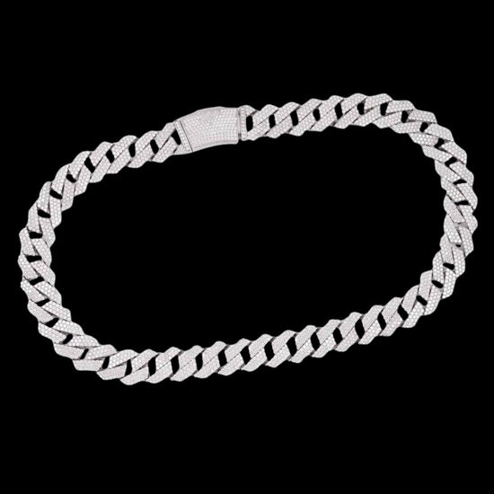 14K Gold 19MM Round Moissanite Cuban Link Chain Full Close Up View