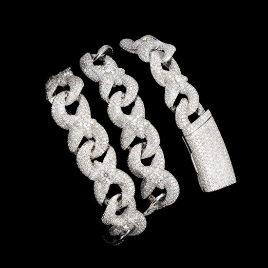 18mm Moissanite Cuban Link Chain in 925 Sterling Silver Close Up Clasp View