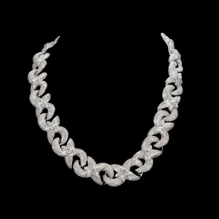 18mm Moissanite Cuban Link Chain in 925 Sterling Silver Close Up View