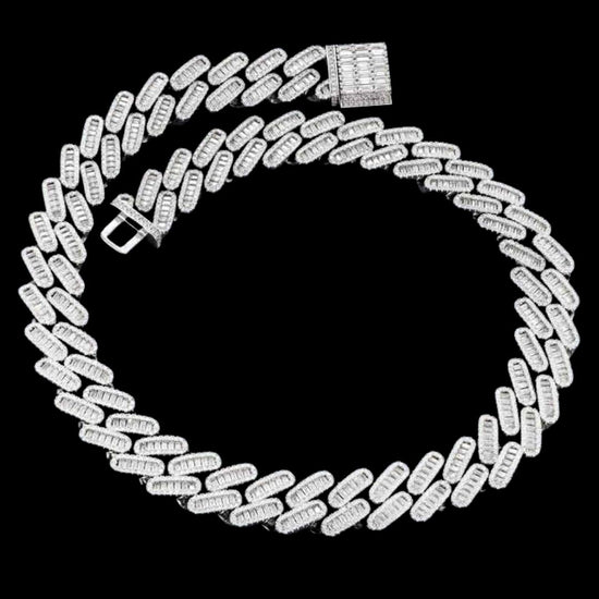 18mm Moissanite Pave Miami Cuban Chain in 14K Gold Close Up View
