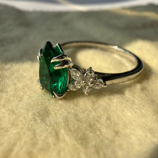 Vintage Style Green AD Diamond Bridal Set For Woman