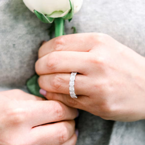 Brillore Emerald & Round Cut Diamond Wedding Band