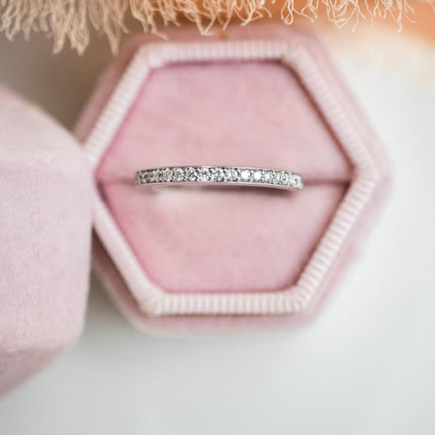 Stunned Round Cut Diamond Engagement Band