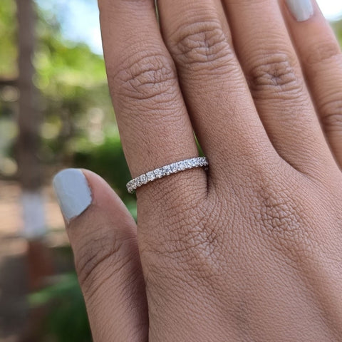 Spectra Round Cut Diamond Engagement Band