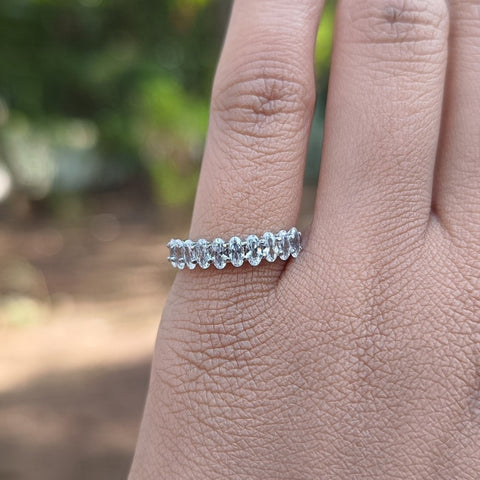 Enchanted Oval Cut Diamond Engagement Band