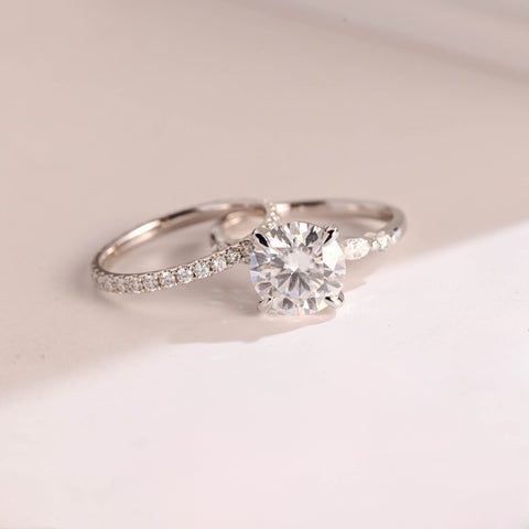 Fabricate Round Cut Diamond Wedding Ring