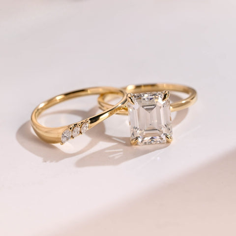 Gorgeously Emerald Cut Diamond Wedding Ring