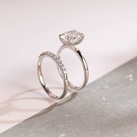 Aesthetical Cushion Cut Diamond Anniversary Ring