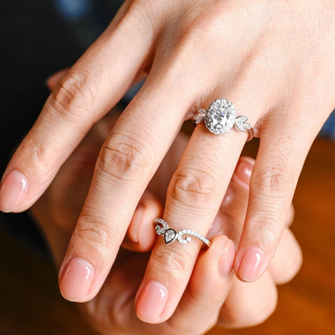 Bloomy Oval Cut Diamond Handmade Ring