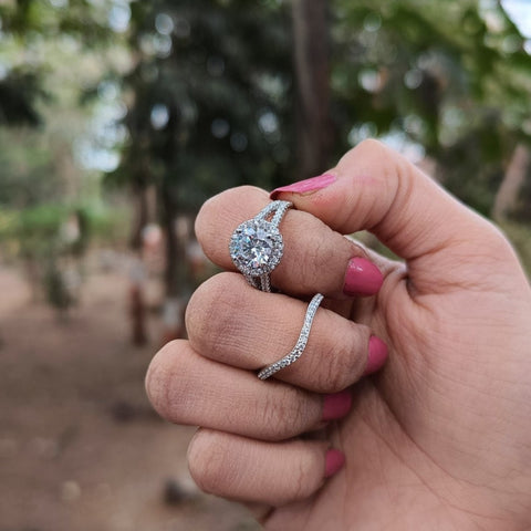 Spectacularly Round Cut Diamond Handmade Ring