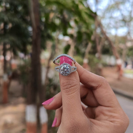 Spectacularly Round Cut Diamond Handmade Ring