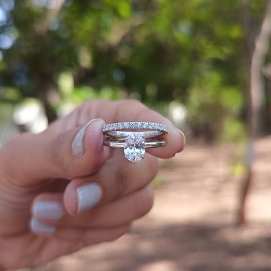 Fanticulous Oval Cut Diamond Anniversary Ring