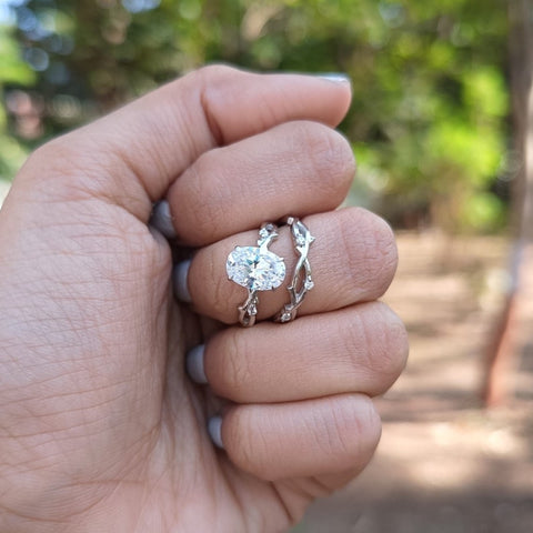 Loveliness Oval Cut Diamond Engagement Ring