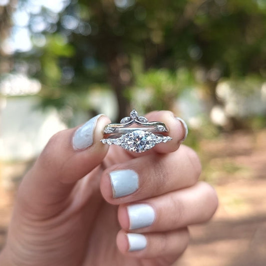 Spunky Round Cut Diamond Wedding Ring