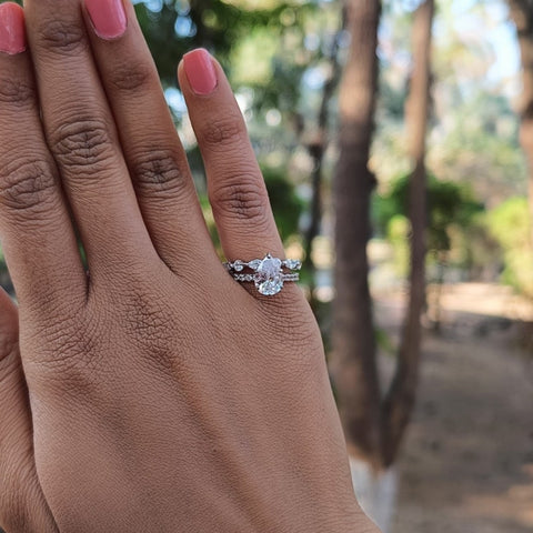 Impressing Pear Cut Diamond Wedding Ring