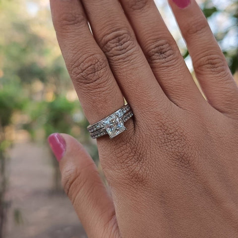 Valuable Princess Cut Diamond Anniversary Ring