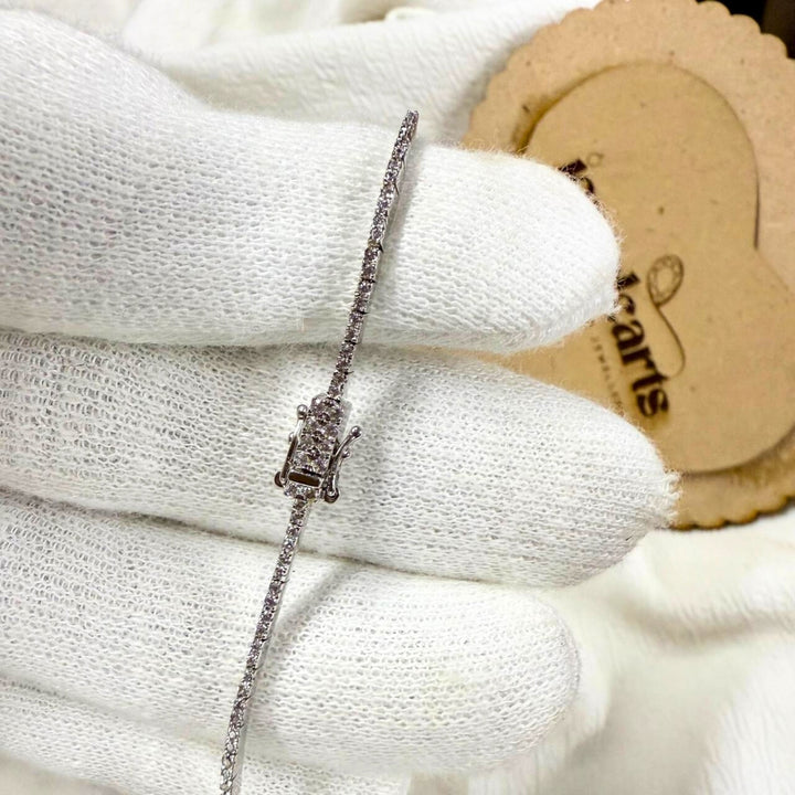Fine Diamond Bracelet for Everyday Elegance in Round Shape