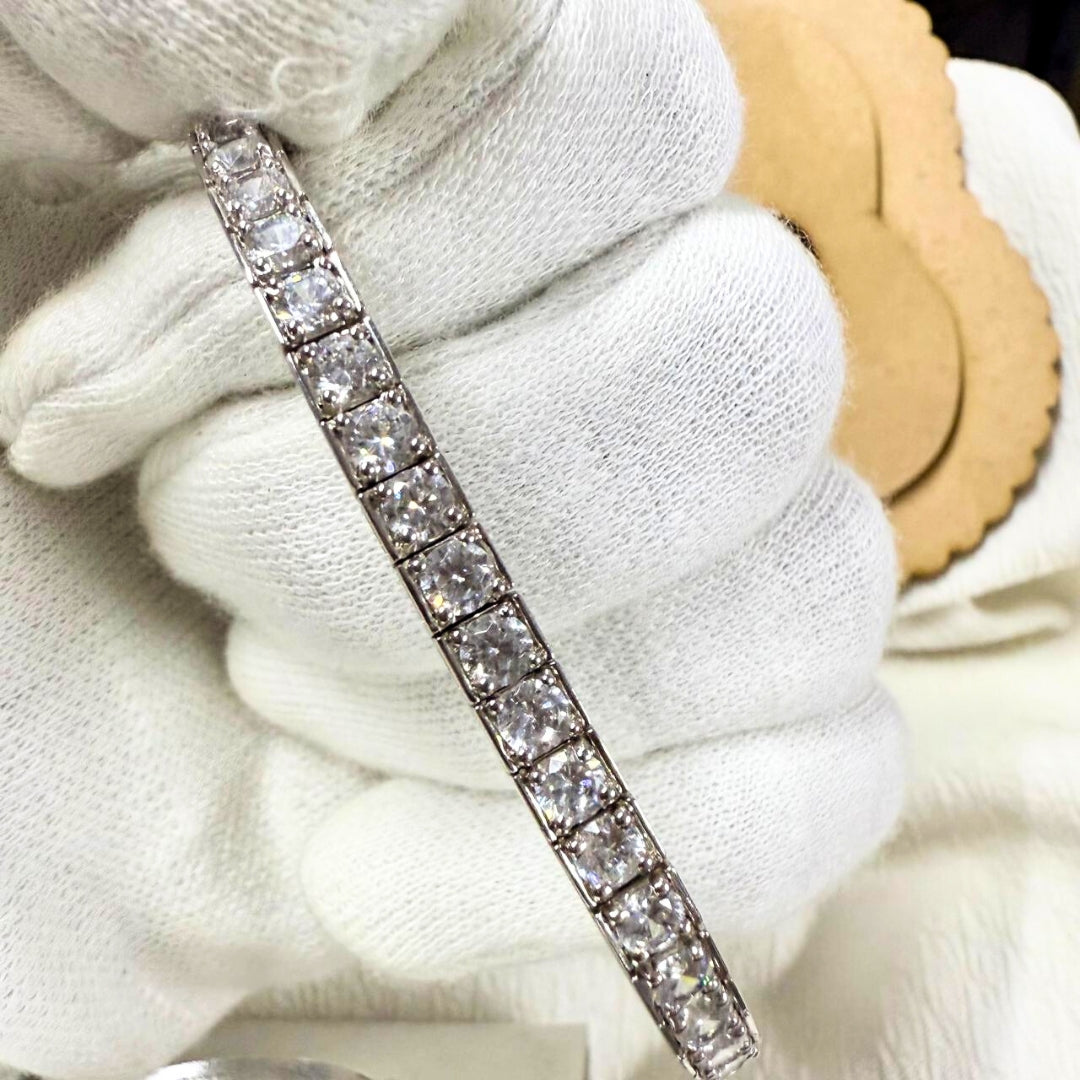 Round Diamond Bracelet for Modern Elegance