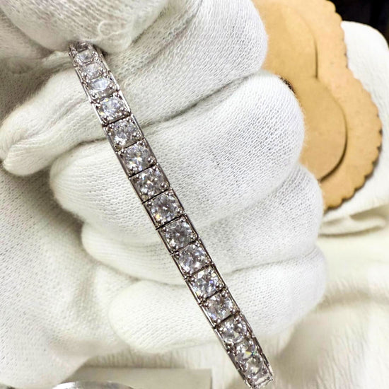 Round Diamond Bracelet for Modern Elegance