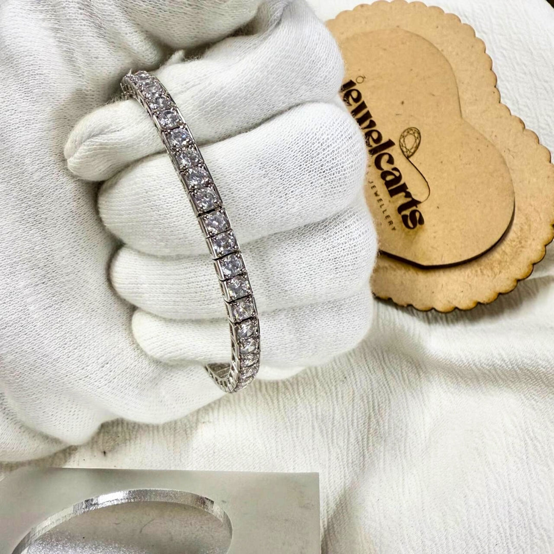 Round Diamond Bracelet for Modern Elegance