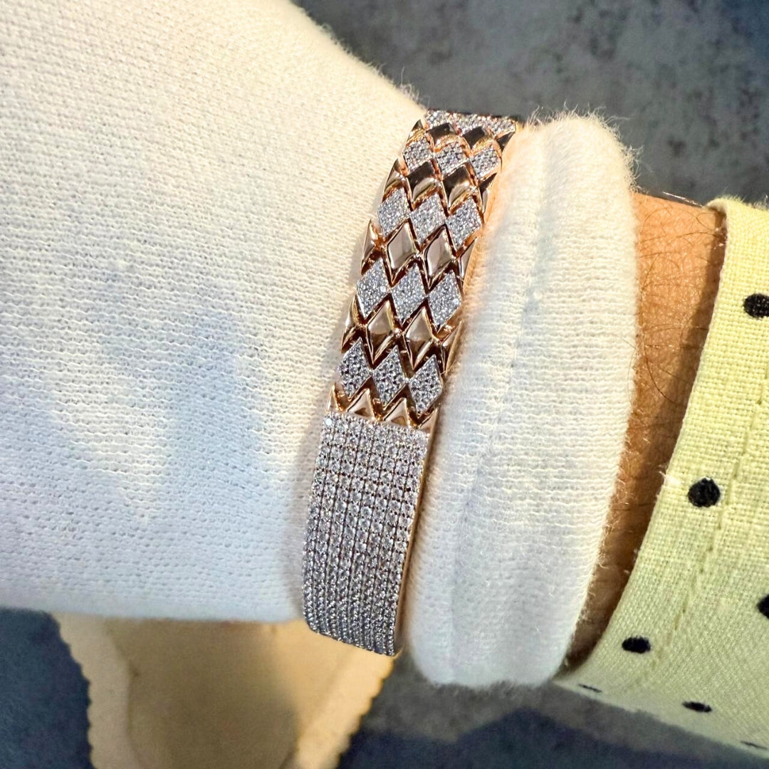 Premium Rose Gold Bracelet with Sparkling Diamond Detailing