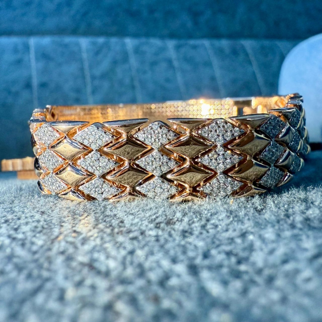 Premium Rose Gold Bracelet with Sparkling Diamond Detailing