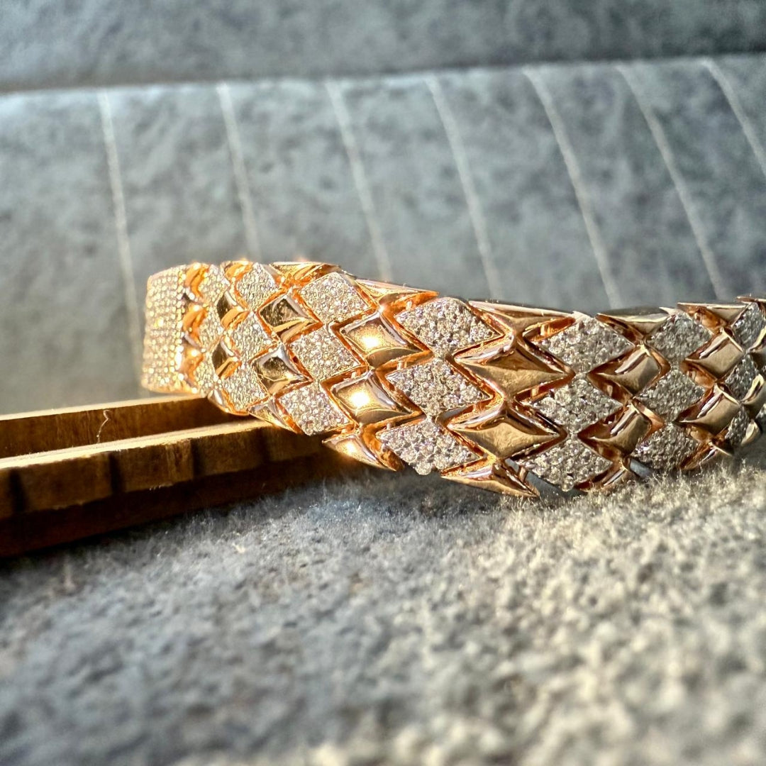 Premium Rose Gold Bracelet with Sparkling Diamond Detailing