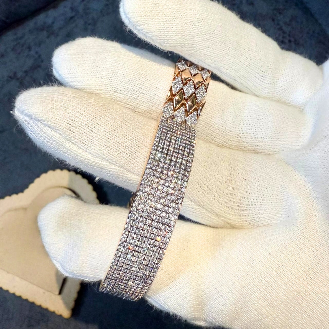 Premium Rose Gold Bracelet with Sparkling Diamond Detailing