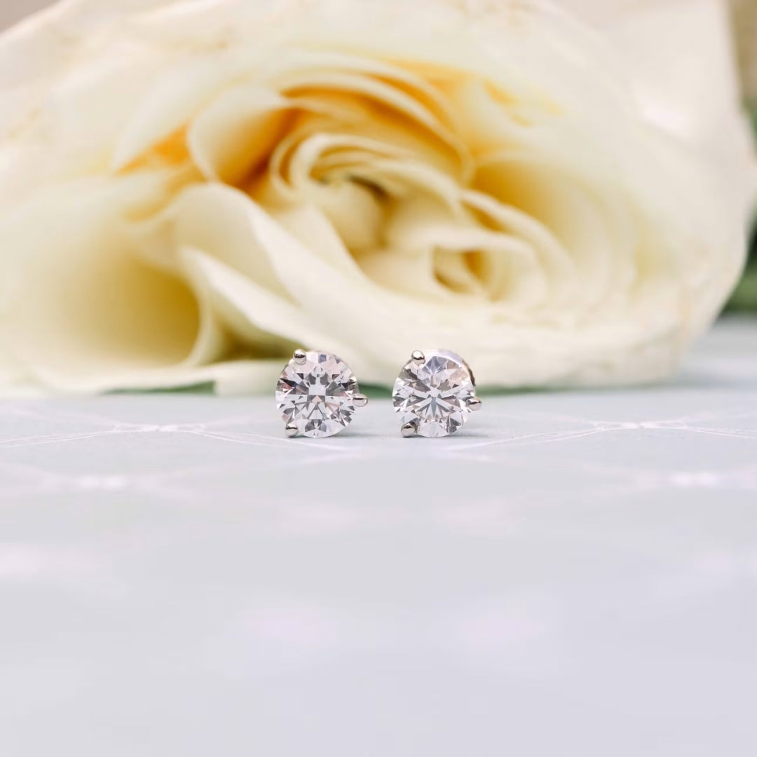 Affinity Round Cut Diamond Stud Earring