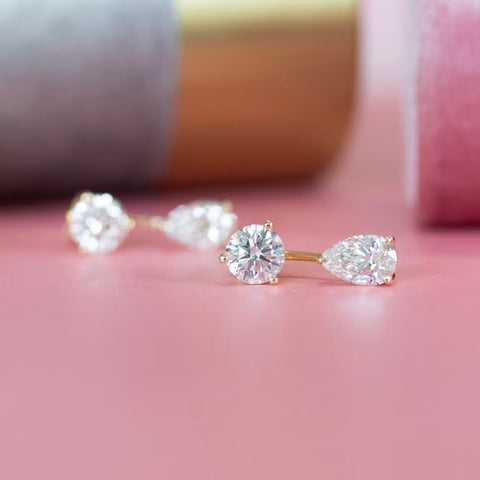 Extraordinary Round Cut Diamond Fashion Earring