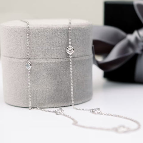 Glossiness Round Cut Diamond Necklace