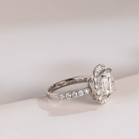 Impressive Cushion Cut Diamond Engagement Ring