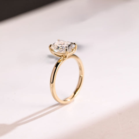 Flickaing Cushion Cut Diamond Wedding Ring