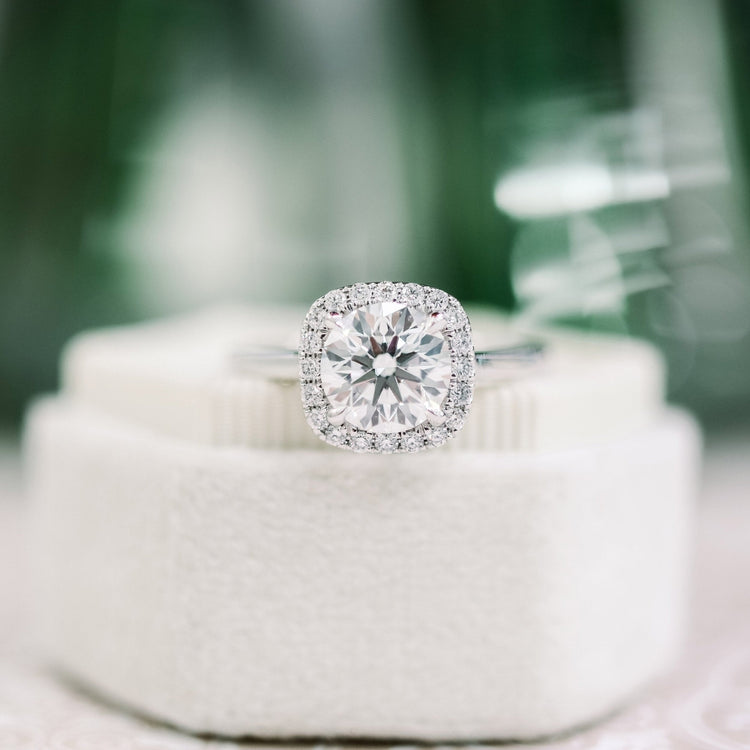 Moissanite Round Cut Diamond Ring