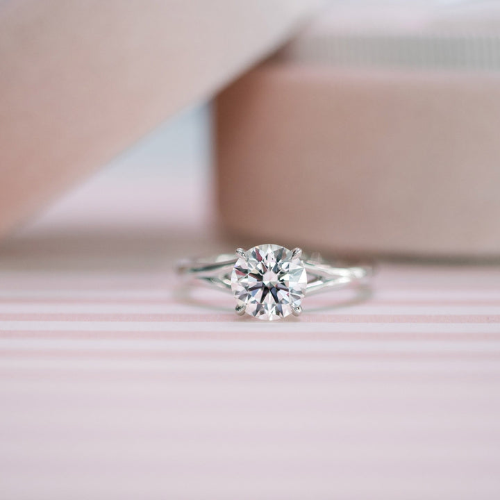 Moissanite 1.90 CT Round Cut Diamond Brutalist Engagement Ring