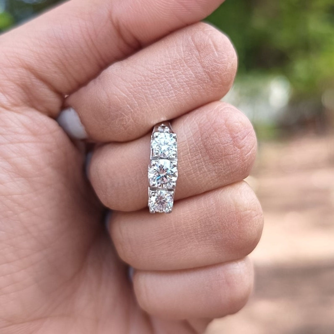 Onliest Round Cut Diamond Engagement Ring