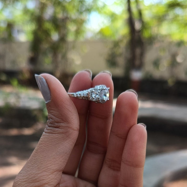 Adequately Round Cut Diamond Handmade Ring