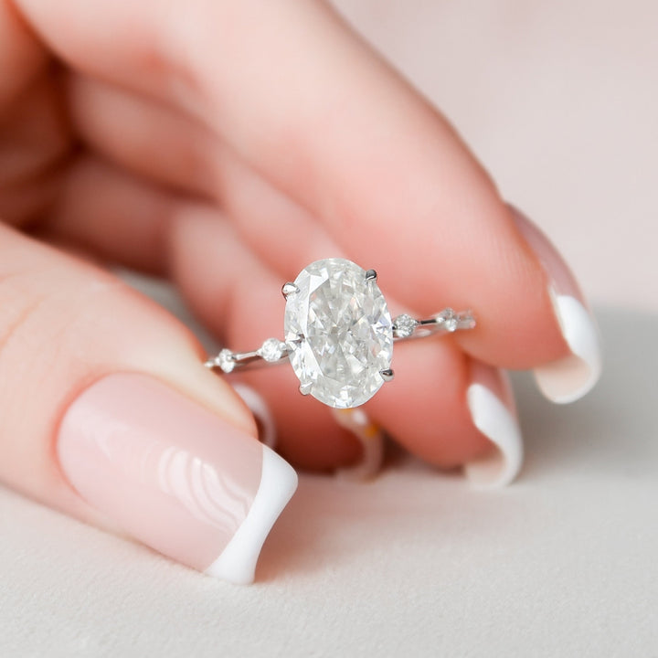 Exquisite Oval Cut Diamond Ring Handcrafted for the Modern Woman