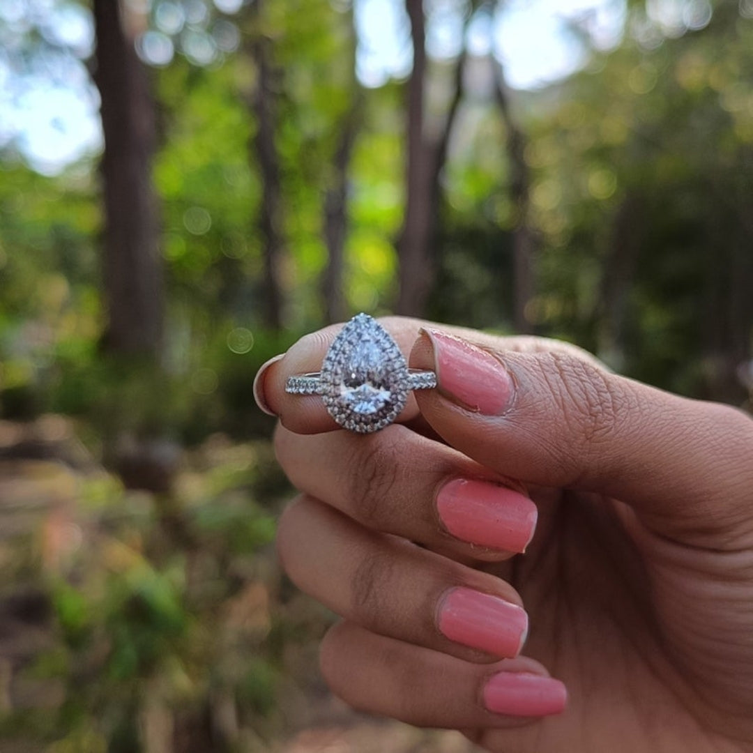 Commendable Pear Cut Diamond Handmade Ring