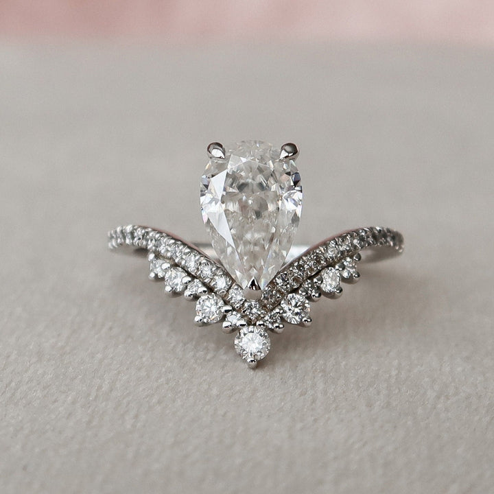 Pear Cut Lovely Moissanite Halo Engagement Ring