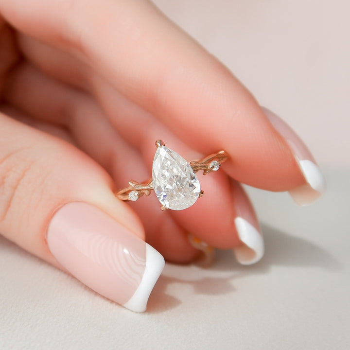 1.55 Pear Cut Moissanite Diamond Engagement Ring for Women