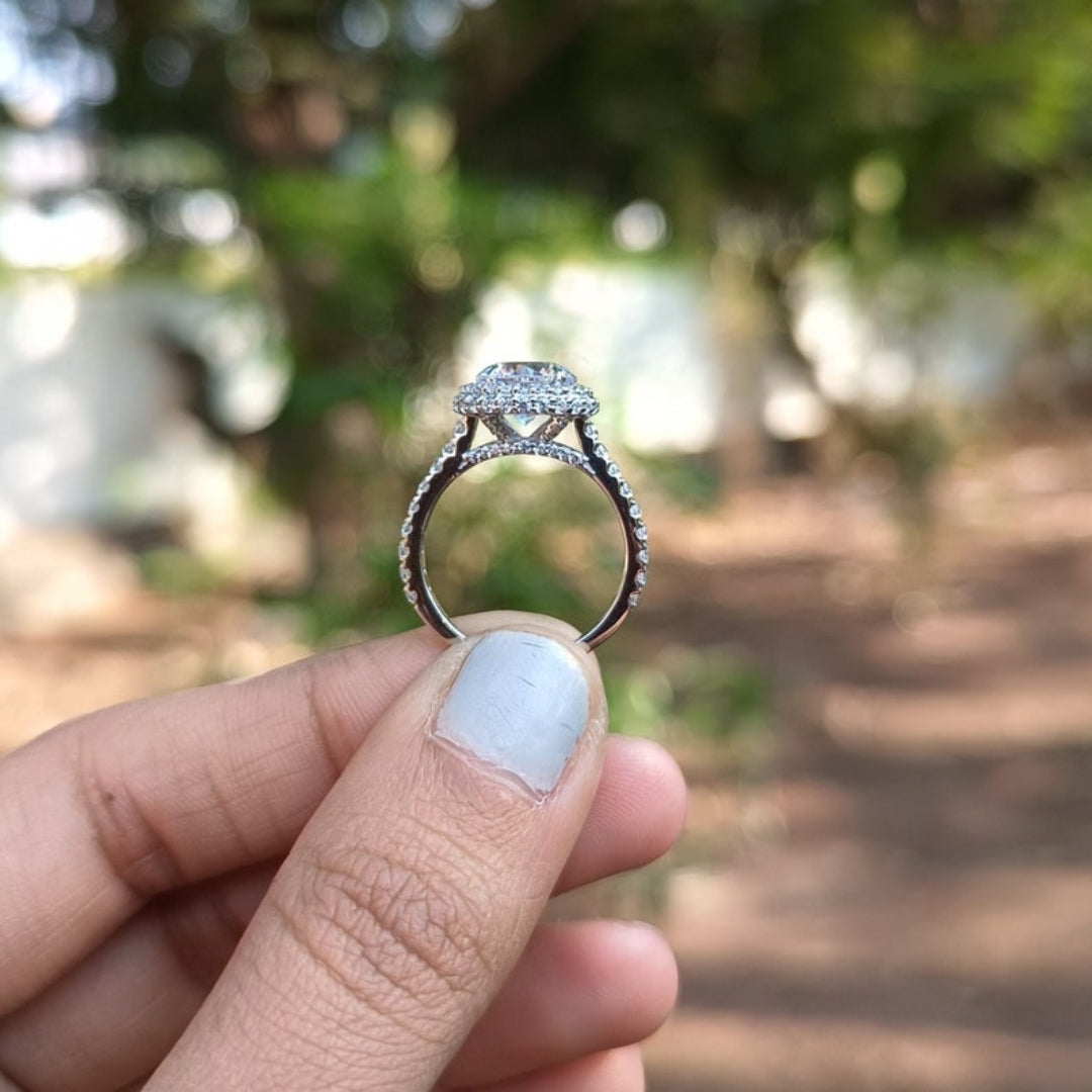 Iconic Round Cut Diamond Engagement Ring