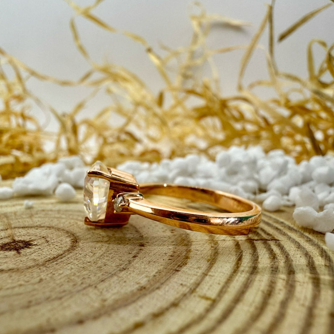 Beautiful CT Heart Cut Moissanite Diamond Three Stone Ring