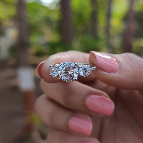 Circlet Round Cut Diamond Anniversary Ring