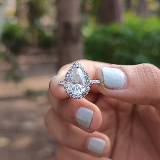 Seemly Pear Cut Diamond Engagement Ring