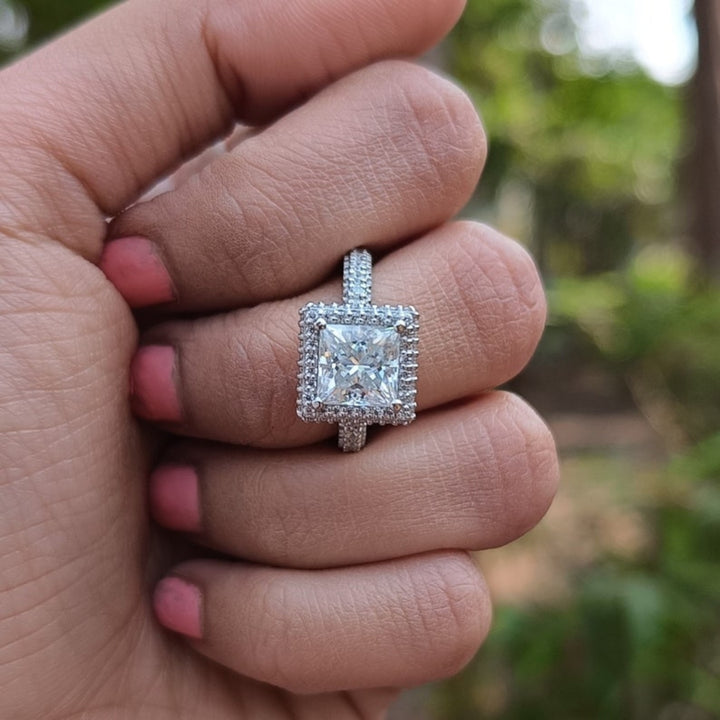 Nicety Princess Cut Diamond Engagement Ring